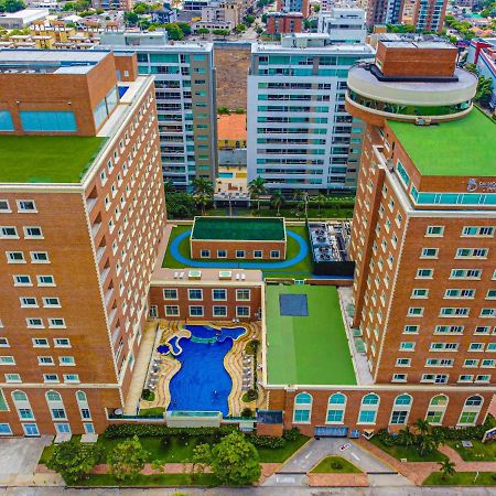 Hotel Dann Carlton Barranquilla Y Centro De Convenciones 외부 사진 Aerial view of the complex