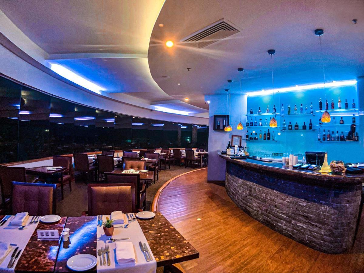 Hotel Dann Carlton Barranquilla Y Centro De Convenciones 외부 사진 The bar at the 360° Restaurant