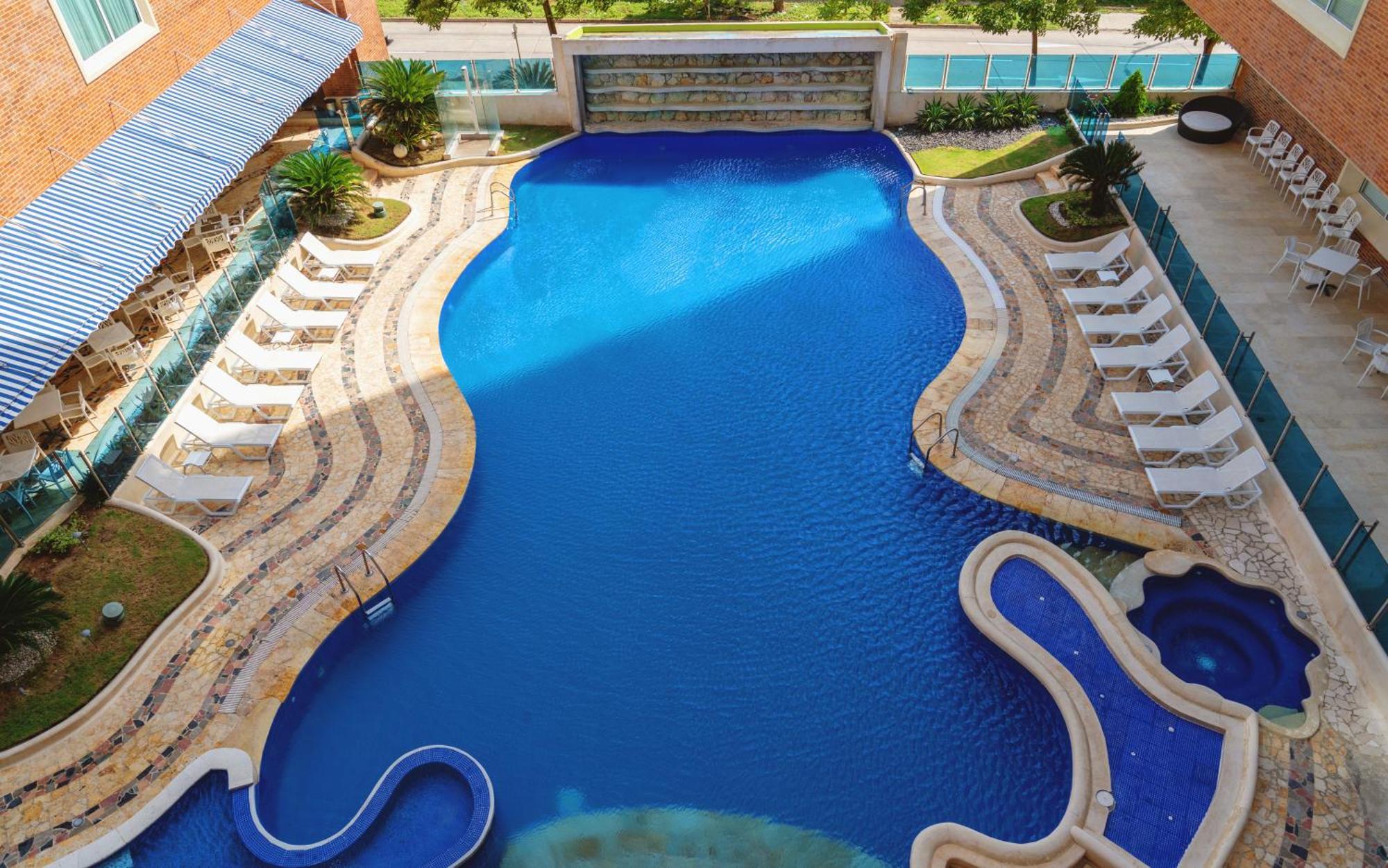 Hotel Dann Carlton Barranquilla Y Centro De Convenciones 외부 사진 Swimming pool at the hotel