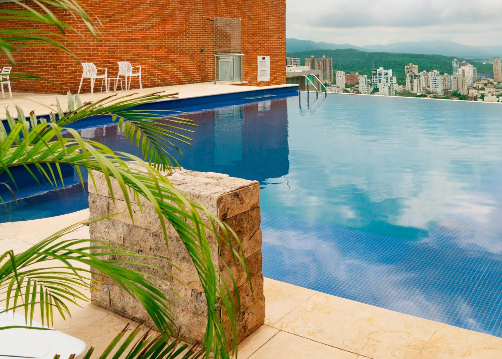 Hotel Dann Carlton Barranquilla Y Centro De Convenciones 외부 사진 Infinity pool